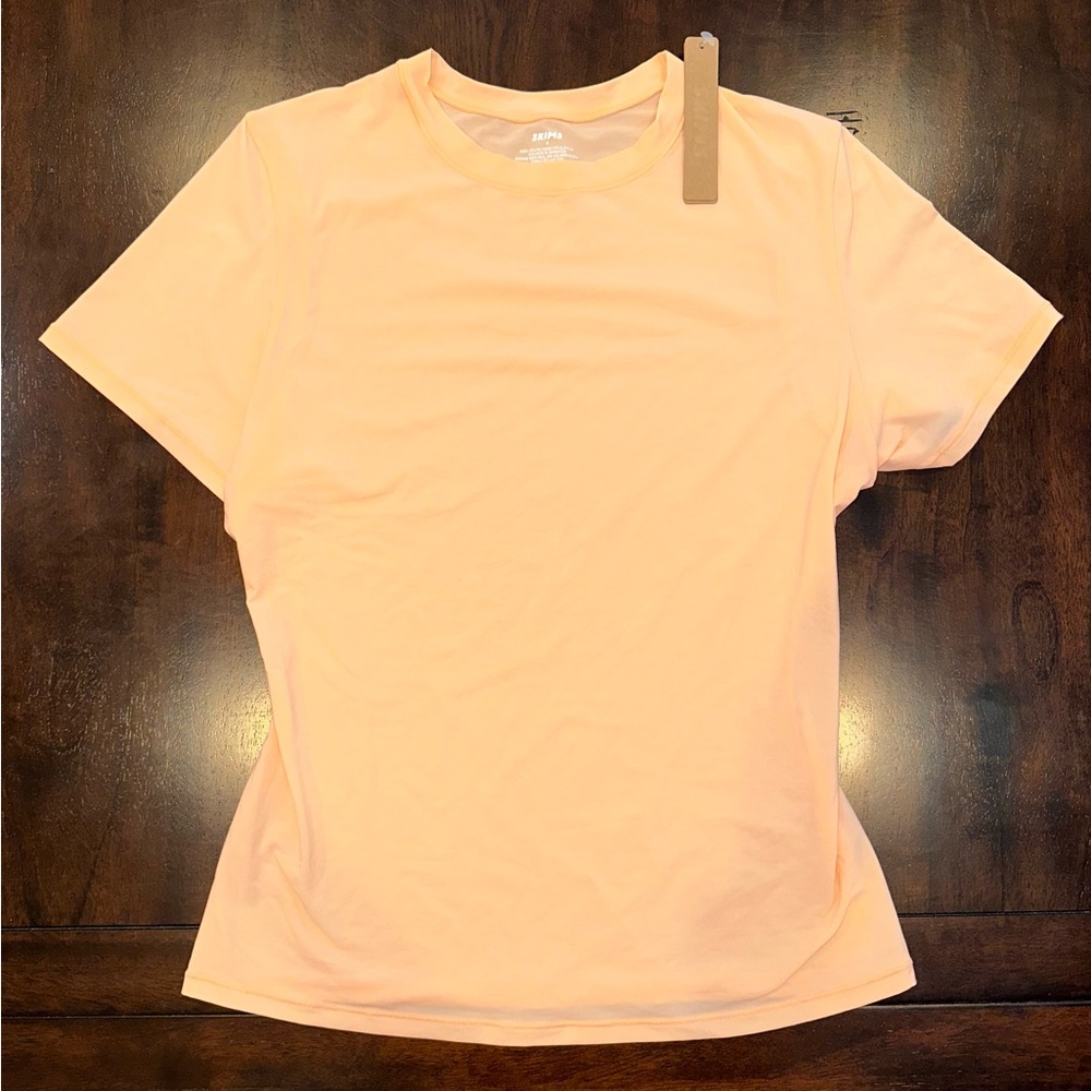 SKIMS Tee - NWT - Size M